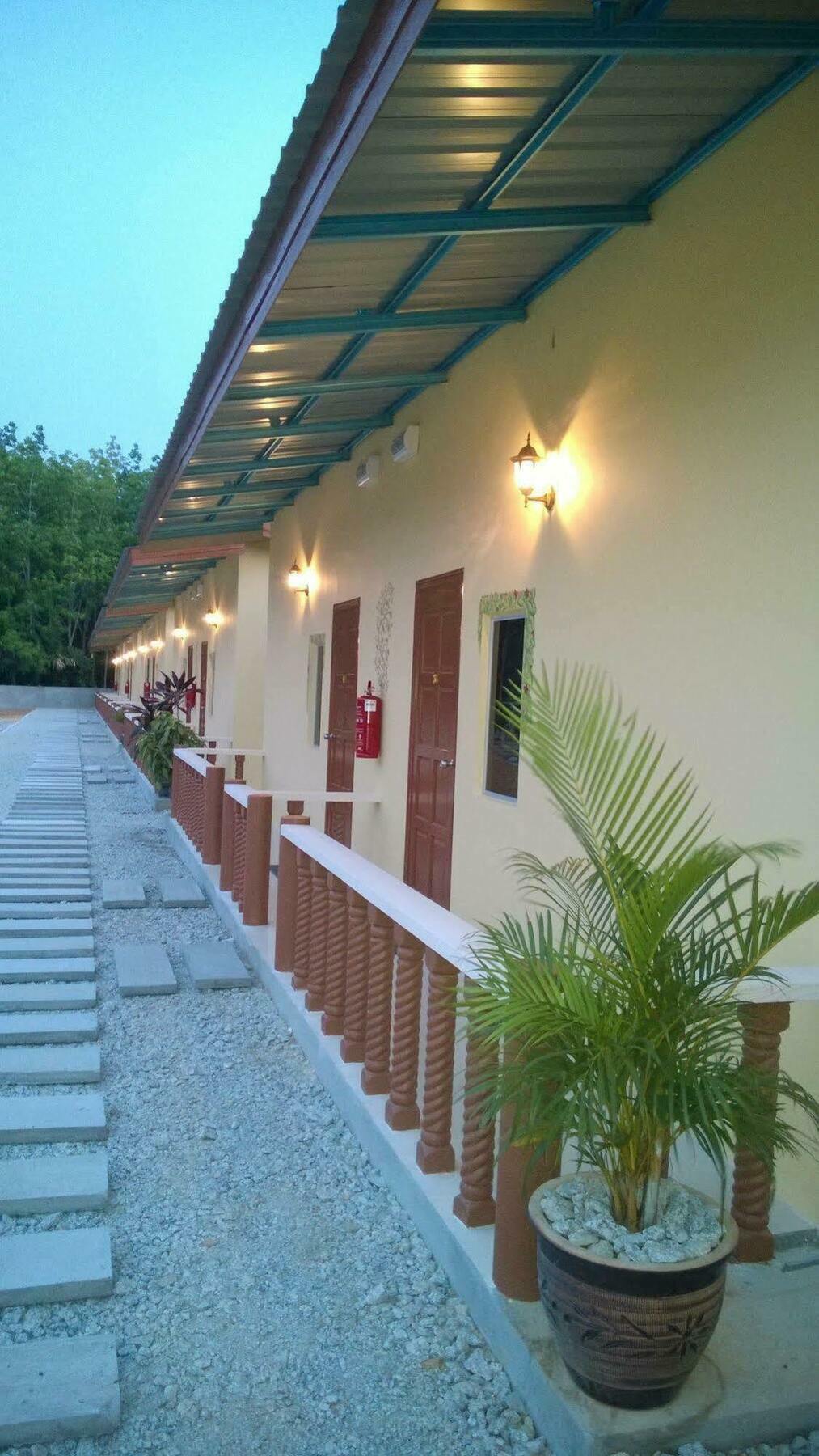 Oyo 44124 De Langkawi Resort And Convertion Centre Ayer Hangat Exterior photo